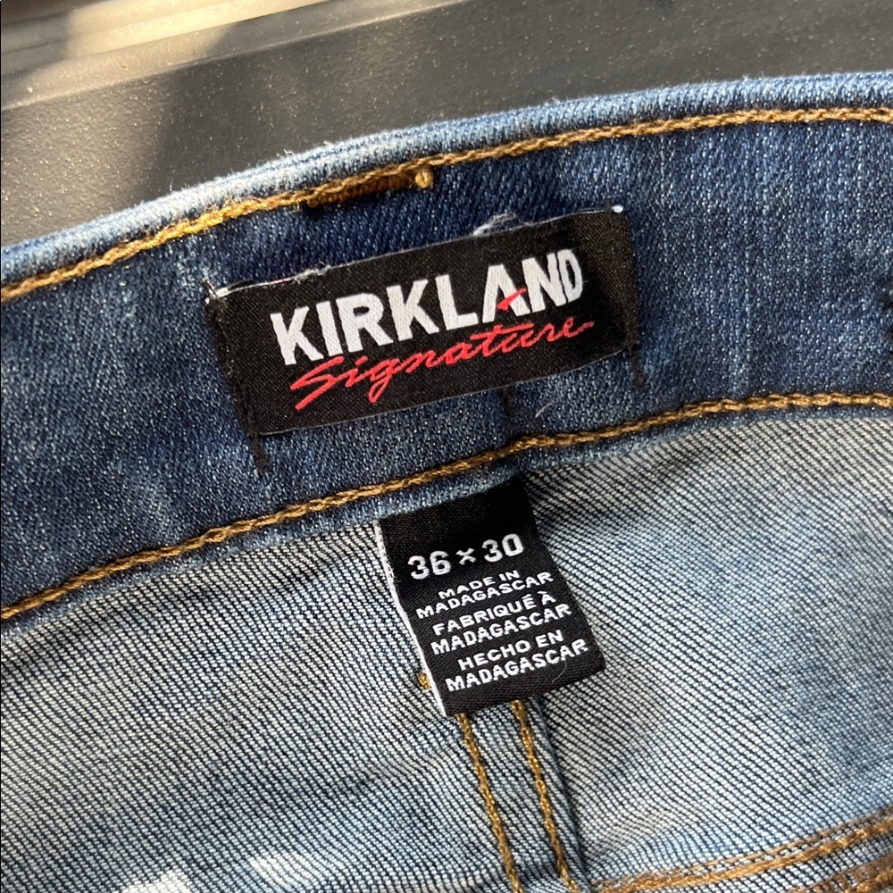 Kirkland Signature Men's Straight Blue Jeans 36x30 new without tags - Picture 2 of 8